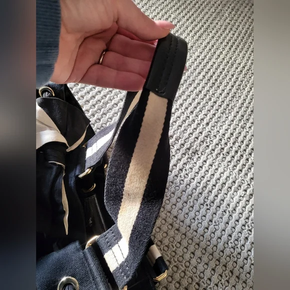 🌻RARE🌻 Juicy Couture Black Daydreamer handbag with Gold Accents Y2K 2008 - Picture 16 of 16